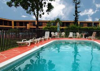Hotel Econo Lodge North