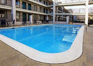 Hotel Econo Lodge North