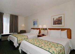 Hotel Econo Lodge & Suites
