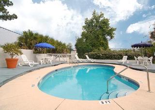 Hotel Econo Lodge West