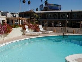 Hotel Econolodge & Suites