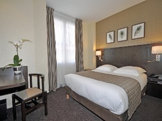 Hotel Eiffel Saint Charles