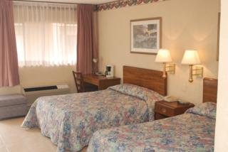 Hotel El Camino Inn & Suites