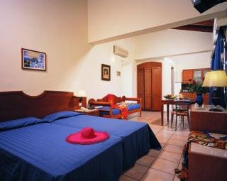 Hotel Elotis Suites