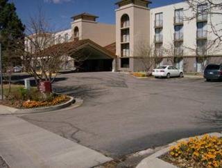 Hotel Embassy Suites