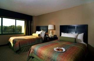 Hotel Embassy Suites