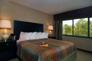 Hotel Embassy Suites