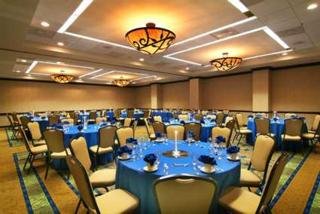 Hotel Embassy Suites