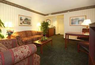 Hotel Embassy Suites Cincinnati-northeast-blue Ash