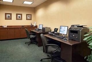 Hotel Embassy Suites Cleveland Rockside