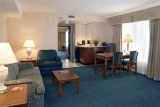 Hotel Embassy Suites Cleveland Rockside