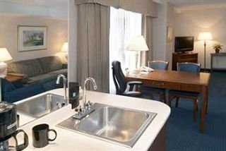 Hotel Embassy Suites Cleveland Rockside