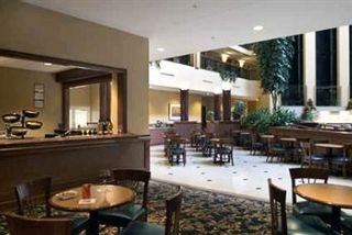 Hotel Embassy Suites Cleveland Rockside