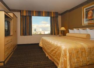 Hotel Embassy Suites Convention Center