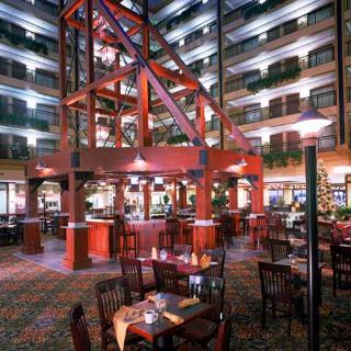 Hotel Embassy Suites Denver International Airport