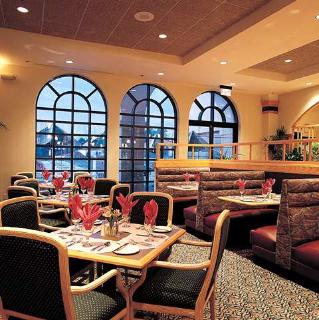 Hotel Embassy Suites Greenville Golf Resort