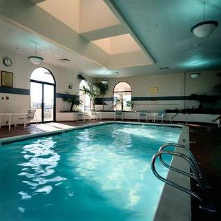 Hotel Embassy Suites Kansas City International Airport
