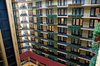 Hotel Embassy Suites Kansas City-plaza