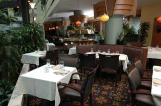 Hotel Embassy Suites Minneapolis-airport