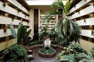 Hotel Embassy Suites Oklahoma City-will Rogers World