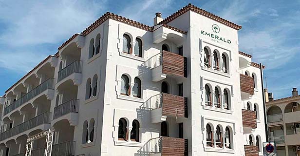 Hotel Emerald Sun