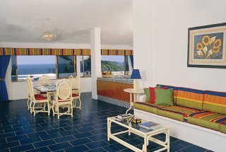 Hotel Emperador Vallarta Beachfront And Suites