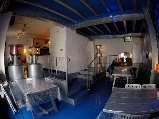 Hotel Enfrente Arte