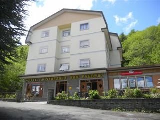 Hotel Everest