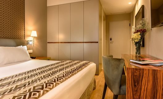 Hotel Exe Almada Porto