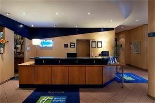 Hotel Express By Holiday Inn Cologne Troisdorf