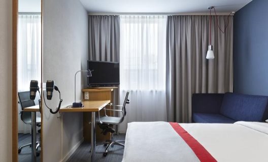 Hotel Express By Holiday Inn Frankfurt Airport