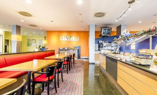 Hotel Express By Holiday Inn Frankfurt Airport