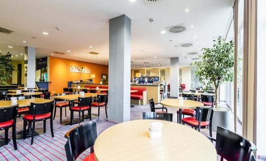 Hotel Express By Holiday Inn Frankfurt Airport