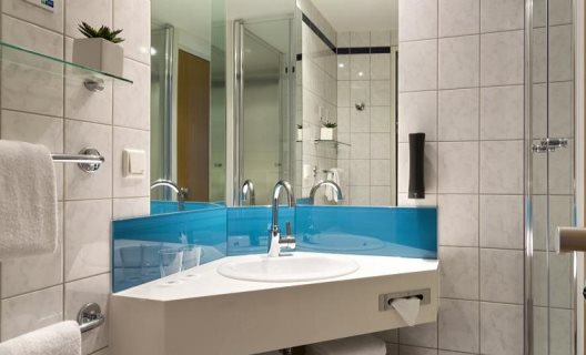 Hotel Express By Holiday Inn Frankfurt Airport