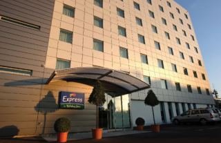 Hotel Express By Holiday Inn Geneva Airport