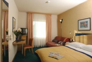 Hotel Express By Holiday Inn Geneva Airport