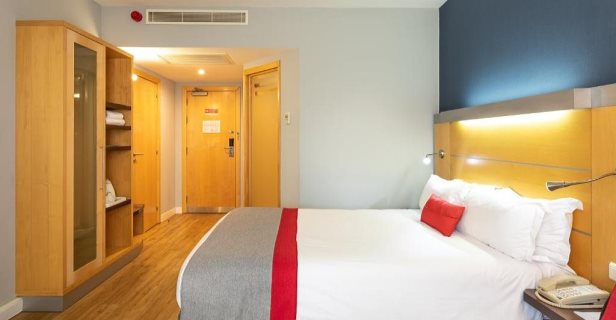 Hotel Express By Holiday Inn Lisbon Oeiras