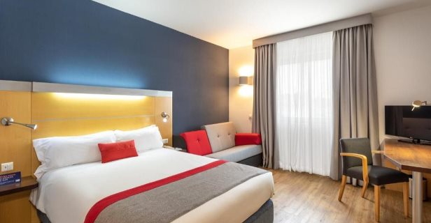 Hotel Express By Holiday Inn Lisbon Oeiras