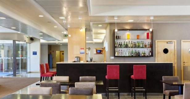 Hotel Express By Holiday Inn Lisbon Oeiras