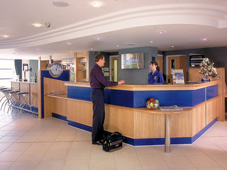Hotel Express By Holiday Inn London - Luton Airport