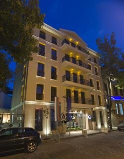 Hotel Famous House