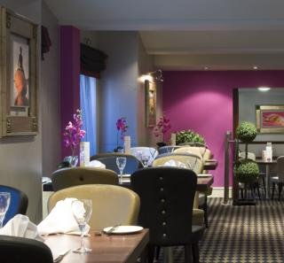 Hotel Feathers