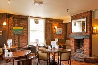 Hotel Feathers Inn
