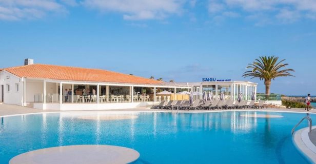 Hotel Fergus Style Carema Beach