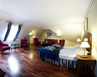 Hotel First Marin