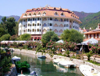 Hotel Fortuna Beach