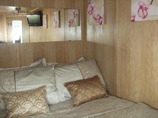 Hotel Four Sisters Boatel