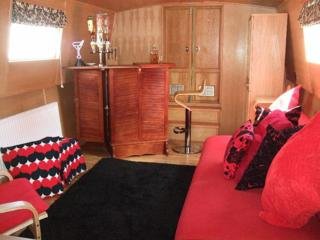 Hotel Four Sisters Boatel