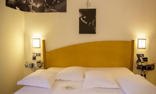 Hotel Franklin Feel The Sound