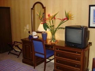 Hotel Gatwick George